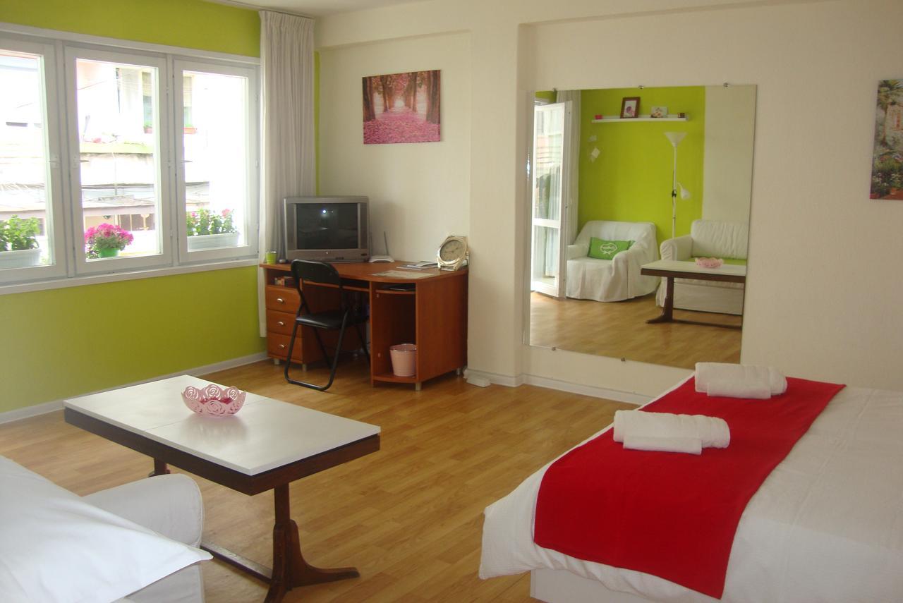Guest Rooms Colours 卡赞勒克 外观 照片