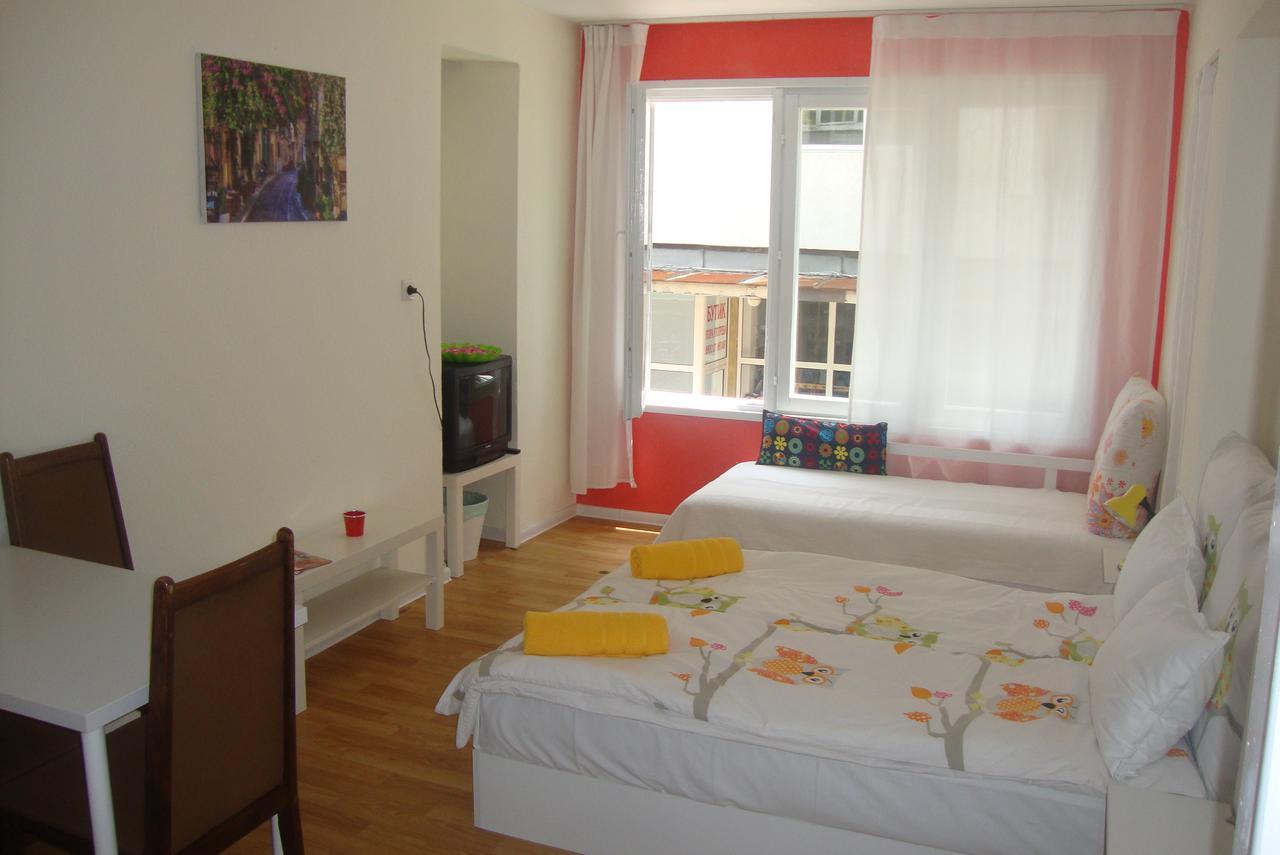Guest Rooms Colours 卡赞勒克 外观 照片